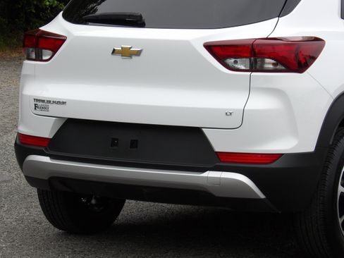 Used 2025 Chevrolet TrailBlazer FWD LT image 9