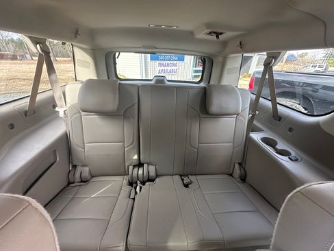 Used 2016 Chevrolet Suburban LT image 12