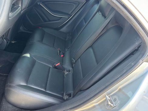 Used 2014 Mercedes-Benz CLA 250 4MATIC image 5
