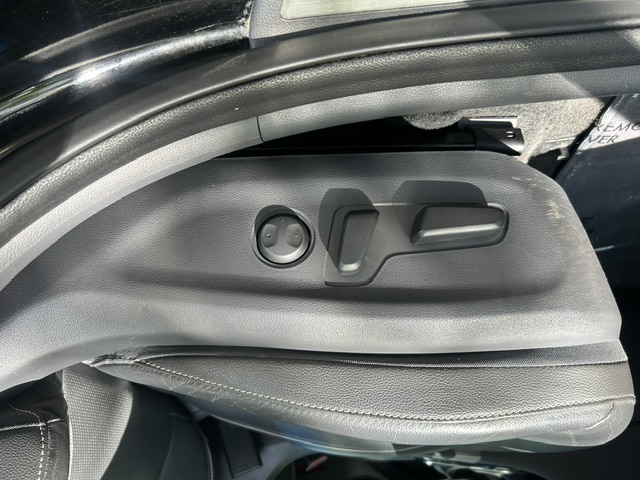 Used 2018 Hyundai Ioniq Hybrid Limited w/ Ultimate Pkg FWD image 23