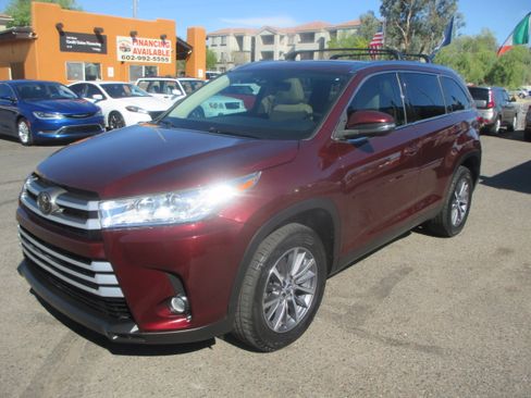 Used 2019 Toyota Highlander XLE image 21