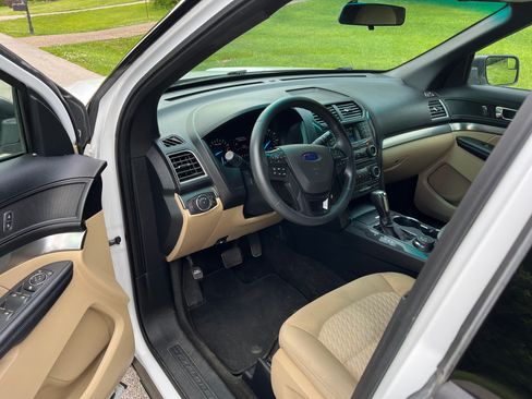 Used 2017 Ford Explorer 4WD image 25