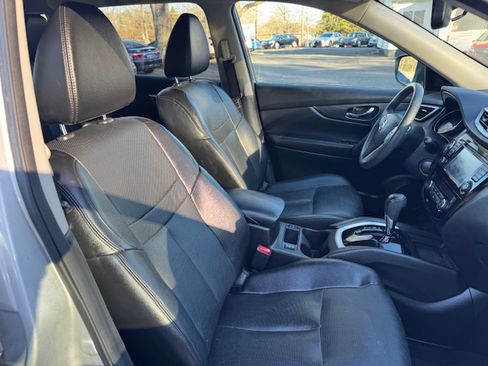 Used 2016 Nissan Rogue SL image 16