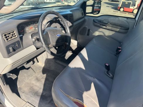 Used 2003 Ford F350 image 3