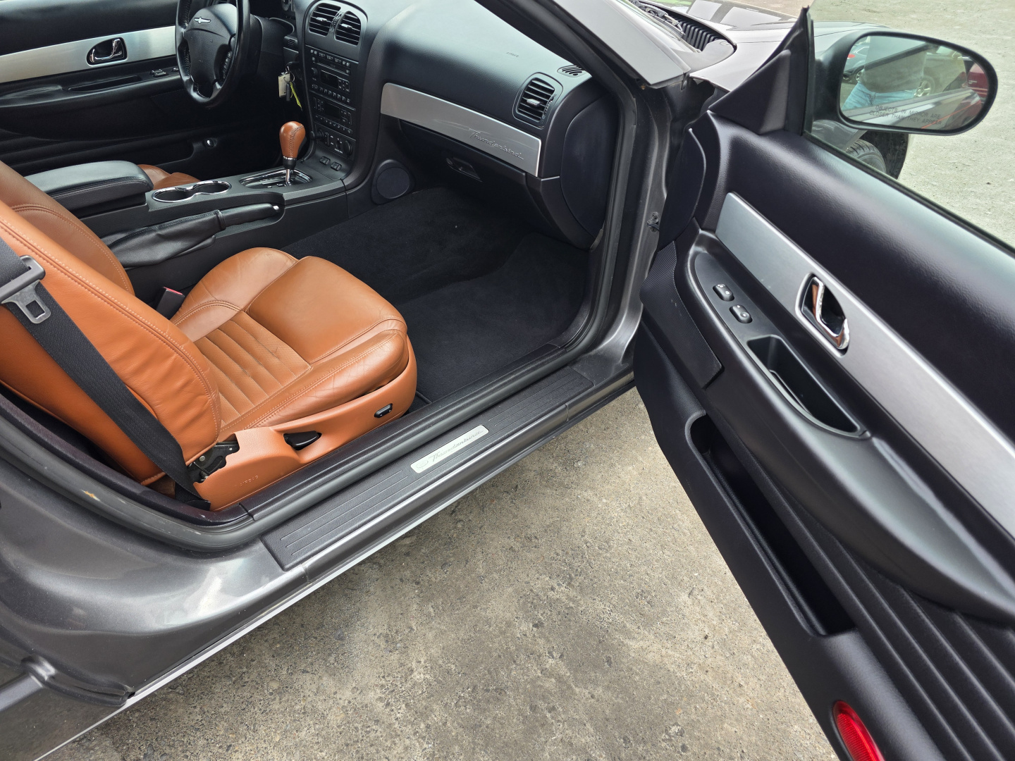 Used 2003 Ford Thunderbird UNAVAIL RWD image 10