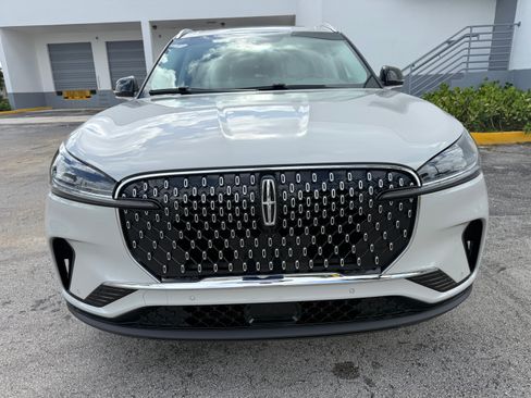 Used 2025 Lincoln Aviator 2WD Reserve image 9