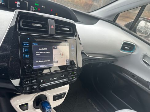 Used 2016 Toyota Prius Four image 16