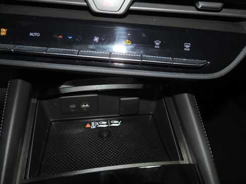 Used 2025 Buick Envision Preferred image 43