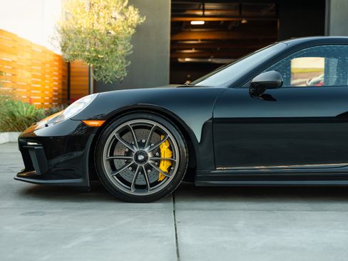Used 2019 Porsche 911 GT3 Touring image 23