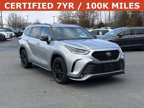 Used 2024 Toyota Highlander XSE FWD image 1