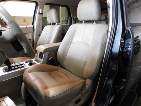 Used 2008 Mercury Mariner Premier image 9