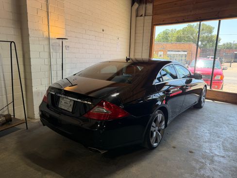 Used 2009 Mercedes-Benz CLS 550 w/ Premium Package image 15