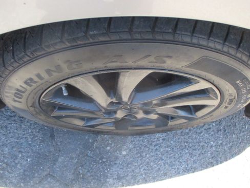 Used 2013 MAZDA MAZDA3 i Touring Hatchback FWD image 15