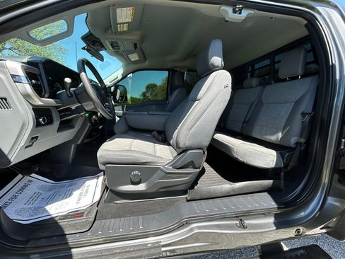 Used 2023 Ford F350 AWD/4WD image 10