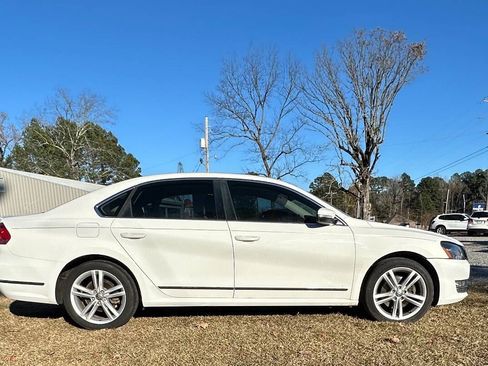 Used 2014 Volkswagen Passat TDI SEL Premium image 2