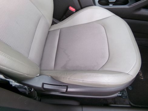 Used 2015 Hyundai Tucson SE image 12