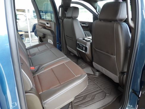 Used 2025 GMC Sierra 2500 4x4 Crew Cab Denali image 31