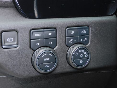 Used 2024 Chevrolet Silverado 2500 LTZ image 6