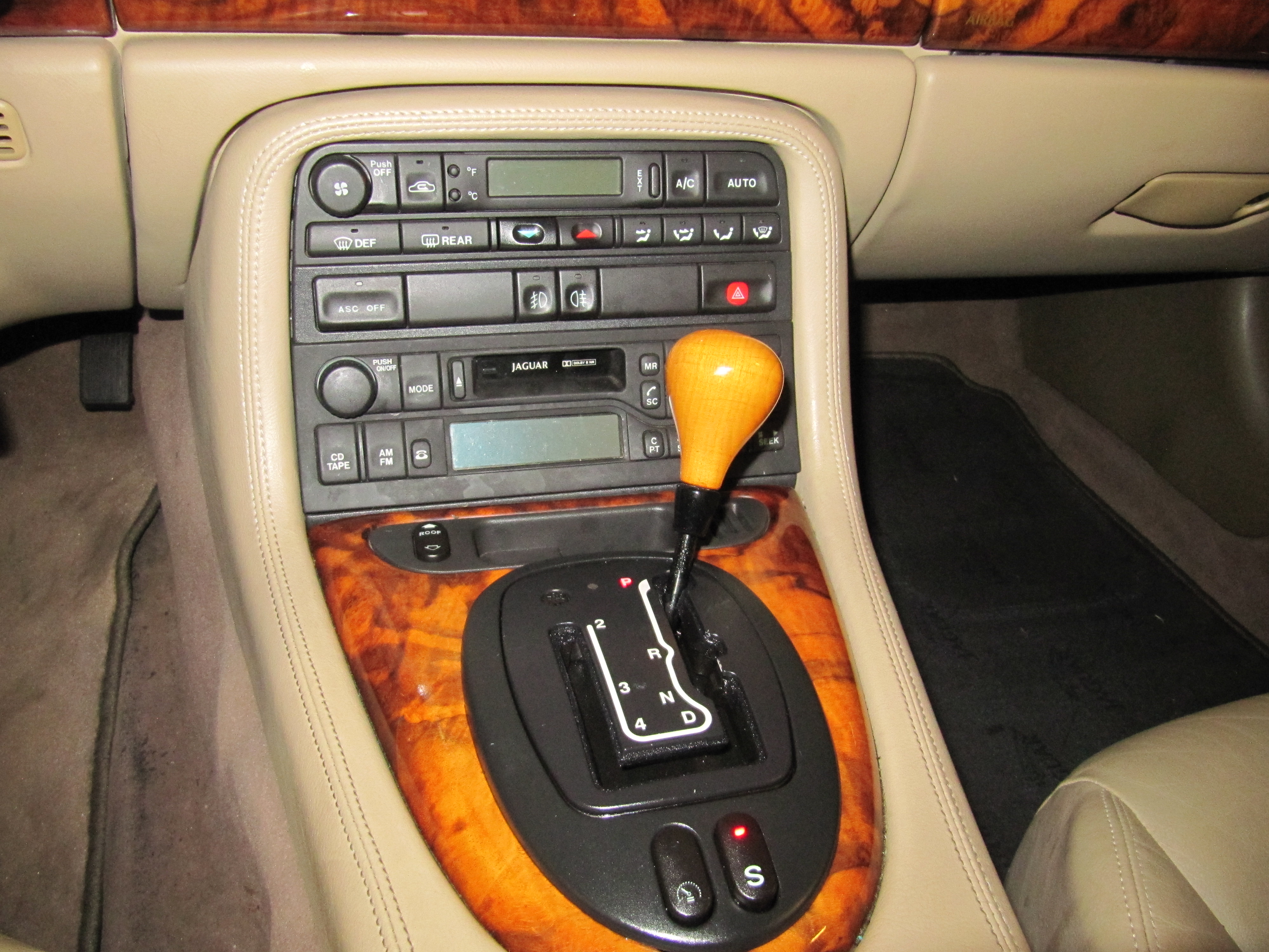 Used 1999 Jaguar XK8 RWD image 15