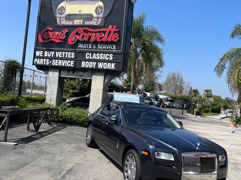 Used 2014 Rolls-Royce Ghost image 2