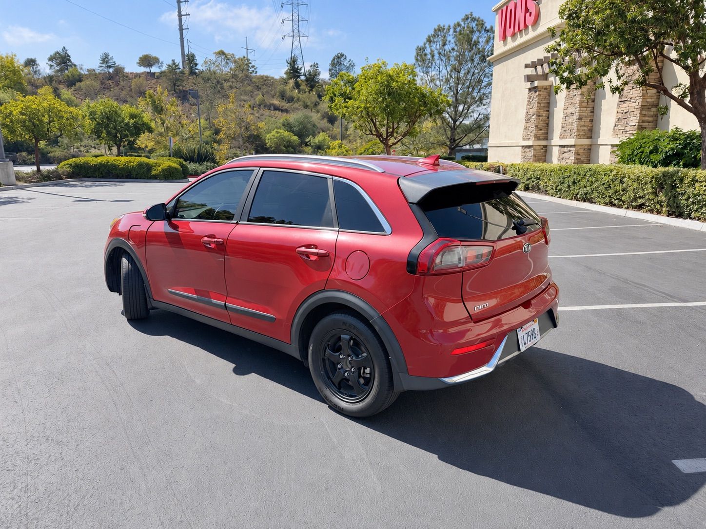 Used 2019 Kia Niro EX Plug-In Hybrid FWD image 3