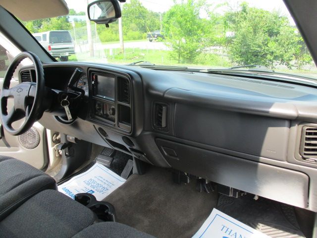Used 2005 Chevrolet Silverado 1500 2WD Regular Cab image 21