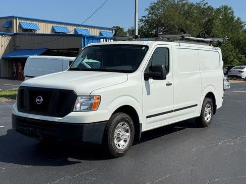 Used 2021 Nissan NV 2500 SV image 2