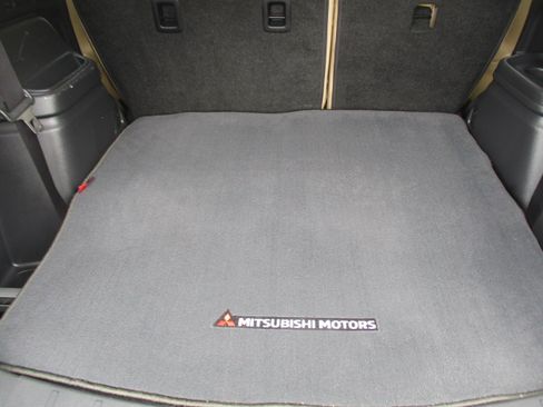 Used 2018 Mitsubishi Outlander 4WD SE image 48