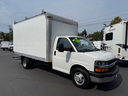 Used 2015 Chevrolet Express 3500 image 1