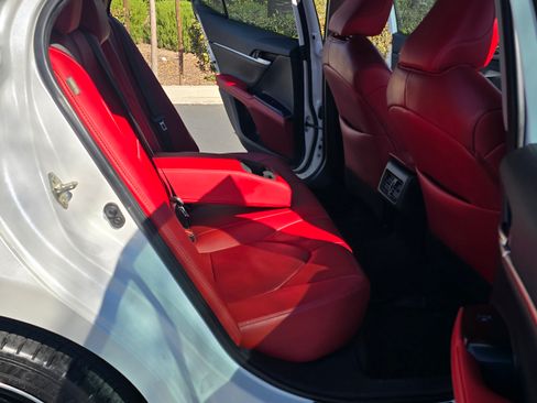 Used 2019 Toyota Camry XSE image 23