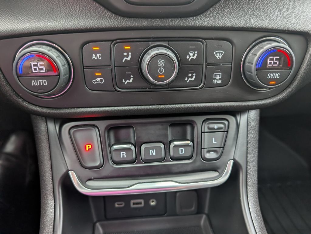 Used 2020 GMC Terrain SLE AWD/4WD image 13