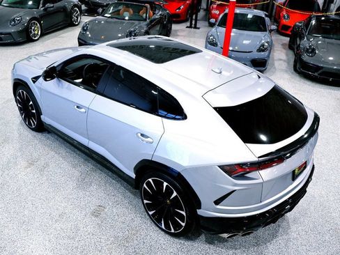 Used 2022 Lamborghini Urus AWD/4WD image 10