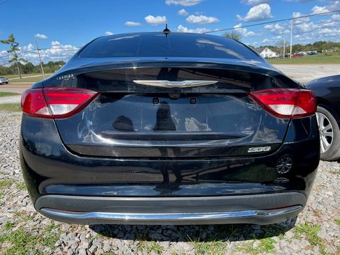 Used 2017 Chrysler 200 Limited image 6