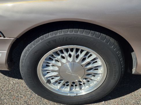 Used 1995 Lincoln Mark VIII image 8