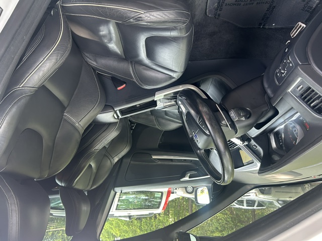 Used 2015 Volvo XC60 AWD T6 R-Design Platinum image 23