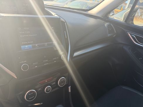 Used 2019 Subaru Forester Premium image 16