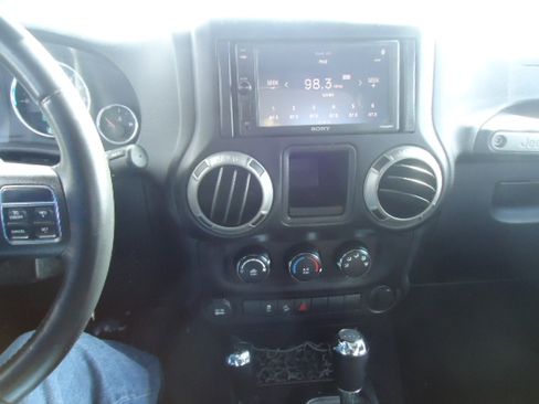 Used 2016 Jeep Wrangler Sport image 12