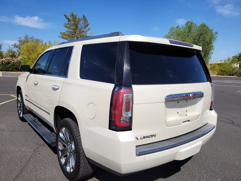 Used 2015 GMC Yukon Denali image 8