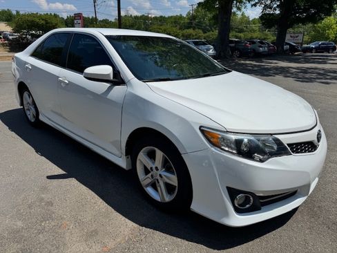 Used 2014 Toyota Camry FWD image 7