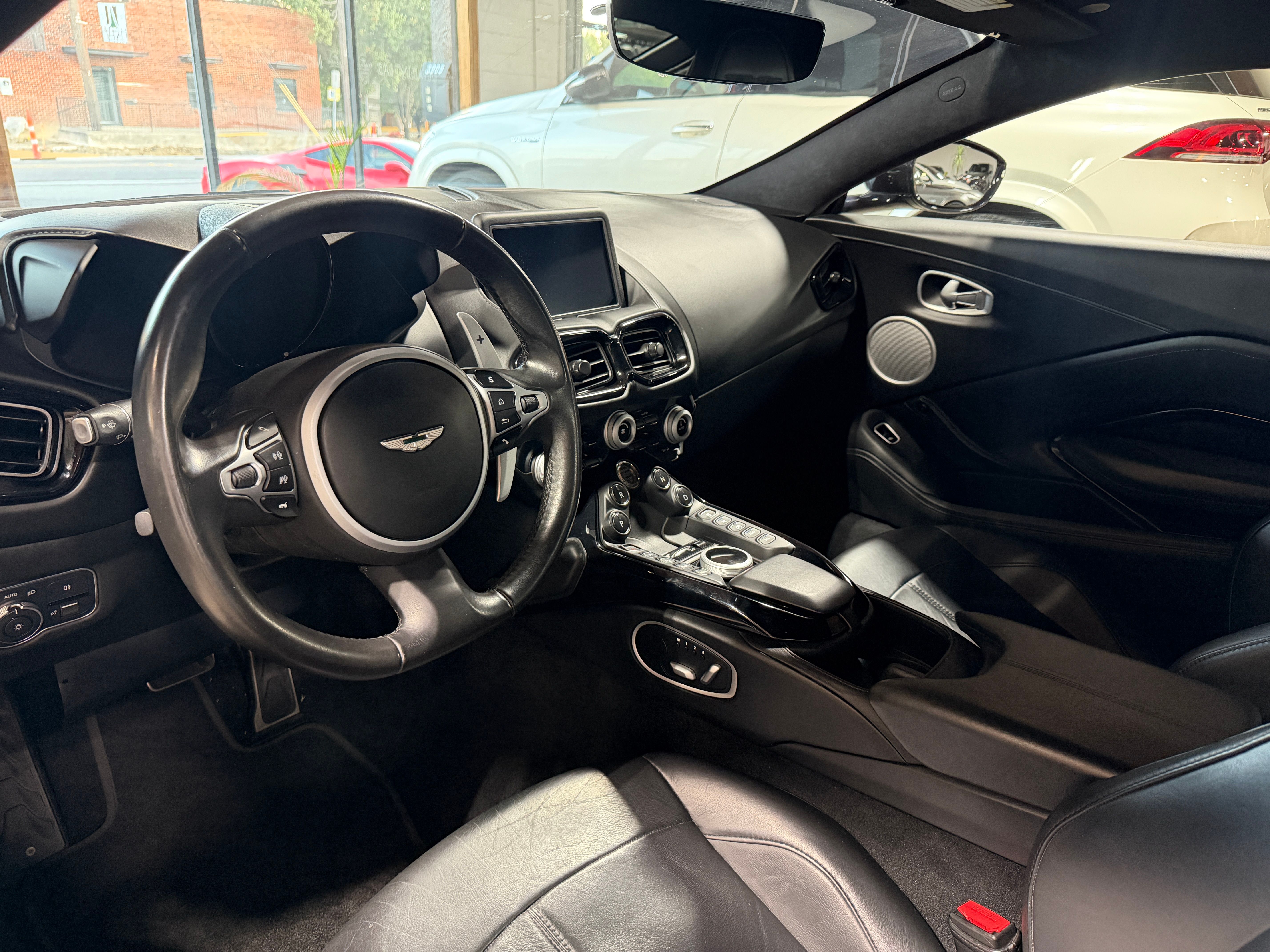 Used 2020 Aston Martin V8 Vantage Coupe RWD image 3