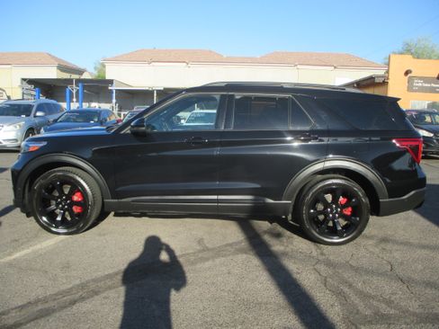 Used 2021 Ford Explorer 4WD ST image 1