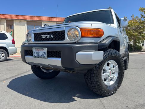 Used 2007 Toyota FJ Cruiser image 8