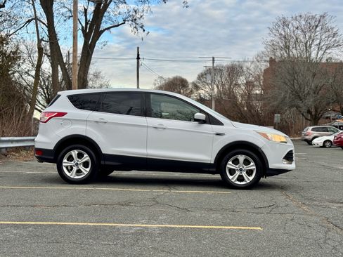 Used 2014 Ford Escape SE image 6
