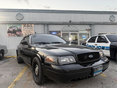 Used 2009 Ford Crown Victoria Police Interceptor image 1