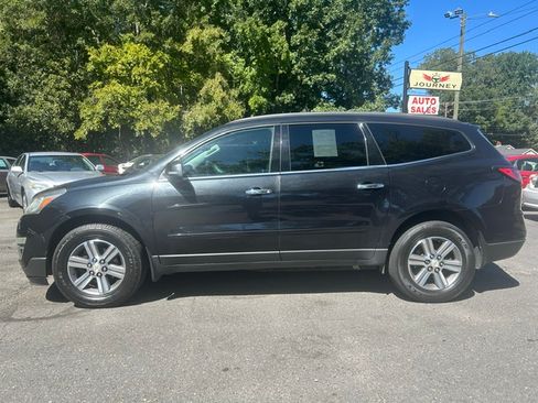 Used 2015 Chevrolet Traverse AWD LT w/ 1LT image 2