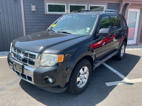 Used 2011 Ford Escape 4WD Limited image 3