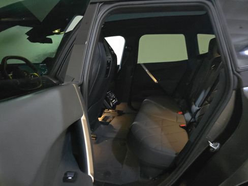 Used 2025 BMW iX xDrive50 image 10