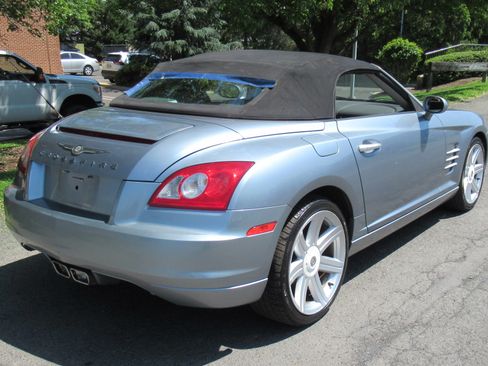 Used 2005 Chrysler Crossfire Limited Convertible RWD image 8