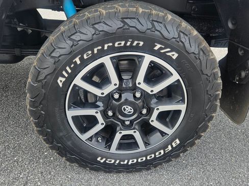 Used 2016 Toyota Tundra SR5 image 8