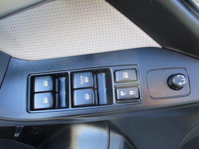 Used 2015 Subaru Forester 2.5i Limited AWD/4WD image 21